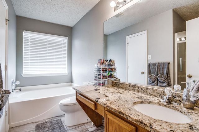 1019 Waterview Drive, Little Elm, TX 75068