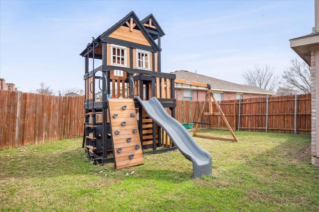 1019 Waterview Drive, Little Elm, TX 75068