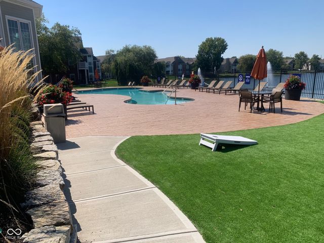 9704 Rialto Trail, Carmel, IN 46280