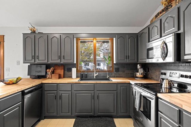 810 KRISTY STREET, Kaukauna, WI 54130