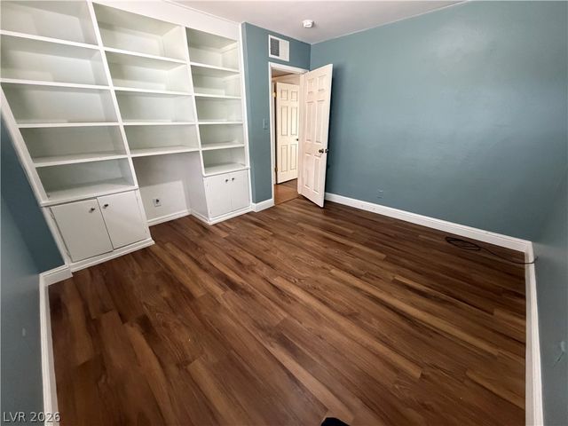 1516 Houssels Avenue, Las Vegas, NV 89104