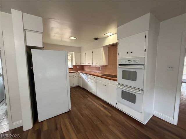 1516 Houssels Avenue, Las Vegas, NV 89104