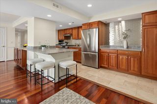 1276 N WAYNE ST #711, Arlington, VA 22201