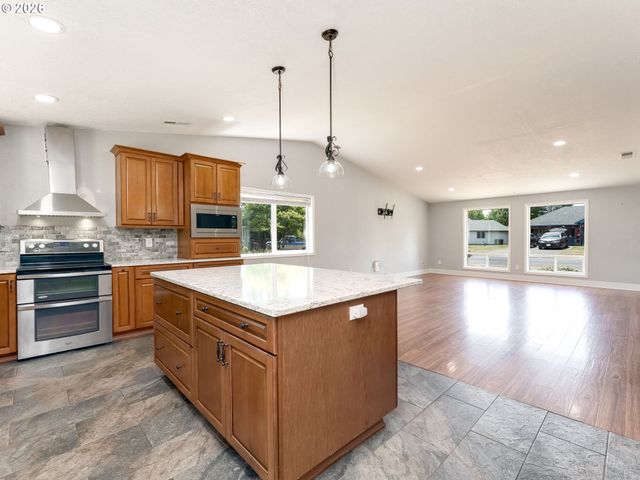 2031 Sw OLEANDER St, Mc Minnville, OR 97128