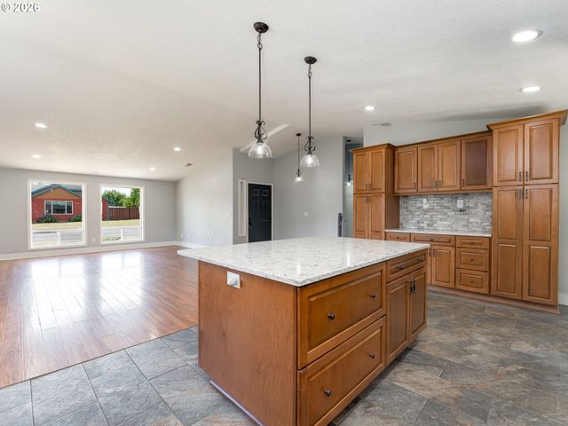 2031 Sw OLEANDER St, Mc Minnville, OR 97128
