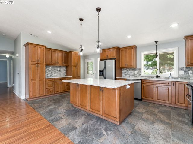 2031 Sw OLEANDER St, Mc Minnville, OR 97128