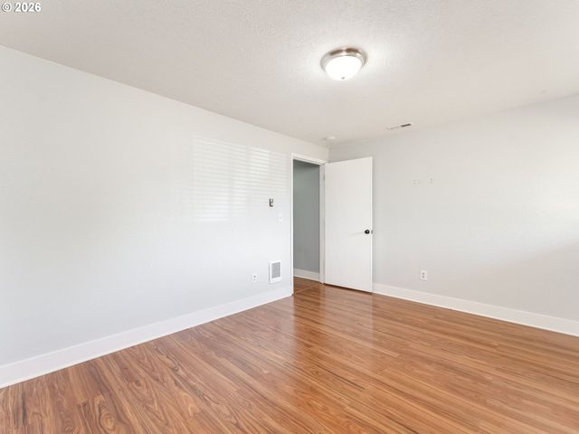 2031 Sw OLEANDER St, Mc Minnville, OR 97128
