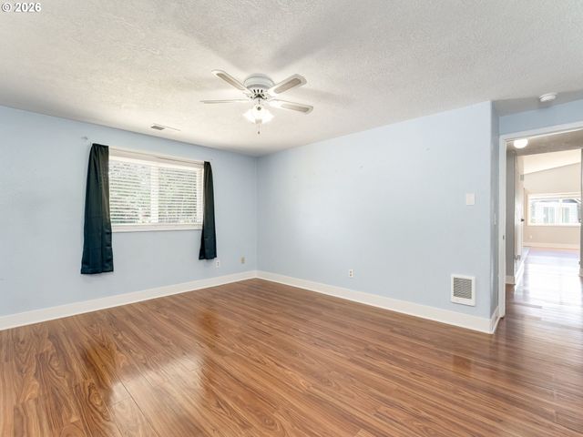 2031 Sw OLEANDER St, Mc Minnville, OR 97128