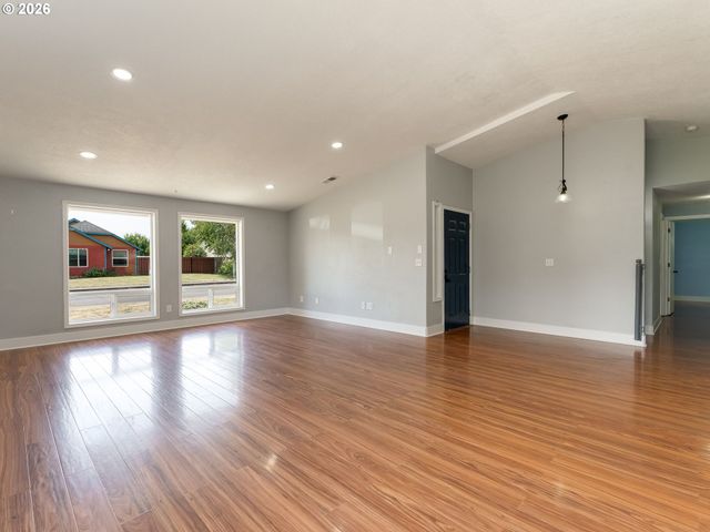 2031 Sw OLEANDER St, Mc Minnville, OR 97128