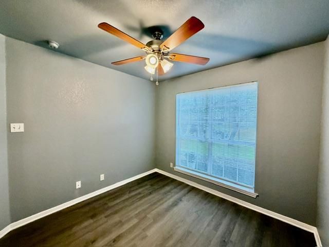 7 S Bobcat CT, Morgan's Point Resort, TX 76513