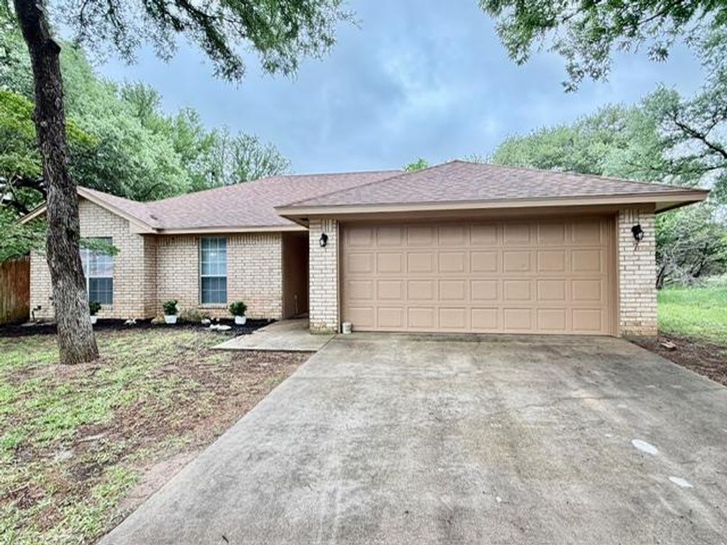 7 S Bobcat CT, Morgan's Point Resort, TX 76513