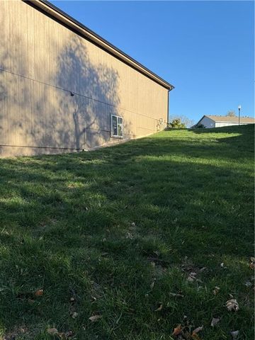 610 Caitlin Ct Court, Excelsior Springs, MO 64024