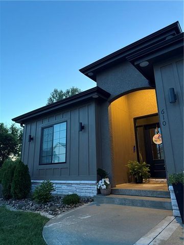610 Caitlin Ct Court, Excelsior Springs, MO 64024