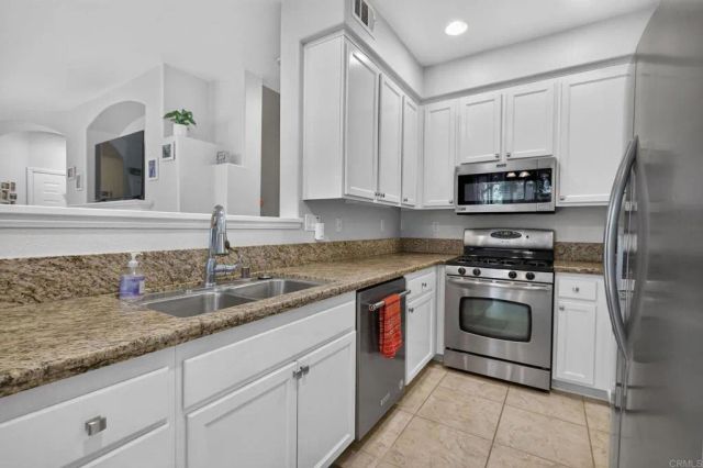 41524 Blue Canyon Avenue 3, Murrieta, CA 92562