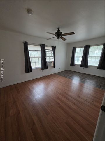 3815 Luza Lane, Bryan, TX 77807