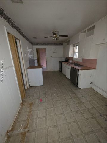 3815 Luza Lane, Bryan, TX 77807