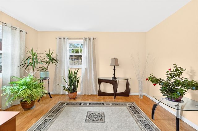 8576 W Barkhurst Dr, Mccandless, PA 15237