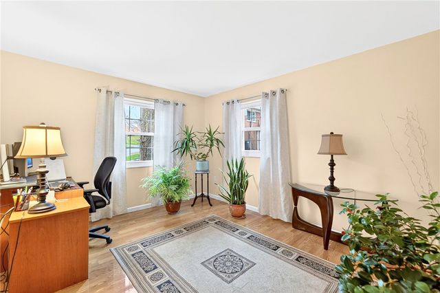 8576 W Barkhurst Dr, Mccandless, PA 15237