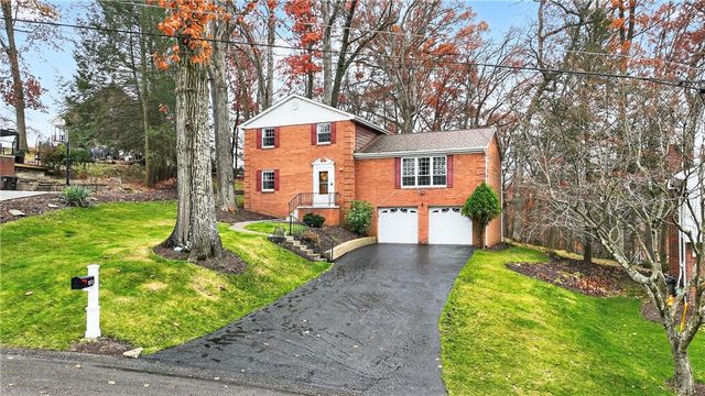 8576 W Barkhurst Dr, Mccandless, PA 15237