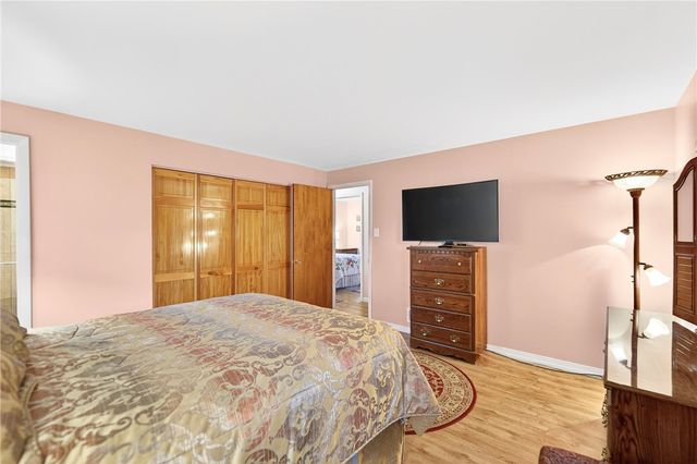 8576 W Barkhurst Dr, Mccandless, PA 15237