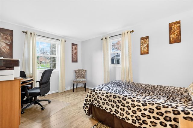 8576 W Barkhurst Dr, Mccandless, PA 15237