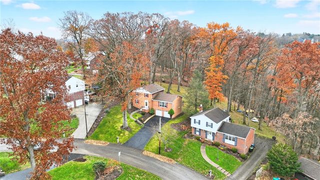 8576 W Barkhurst Dr, Mccandless, PA 15237