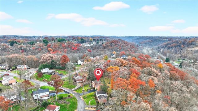 8576 W Barkhurst Dr, Mccandless, PA 15237