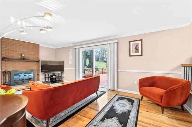 8576 W Barkhurst Dr, Mccandless, PA 15237