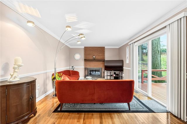 8576 W Barkhurst Dr, Mccandless, PA 15237