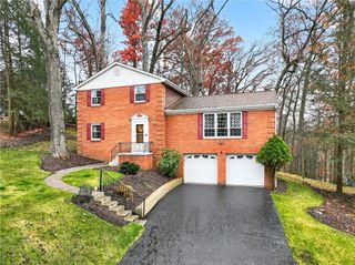8576 W Barkhurst Dr, Mccandless, PA 15237