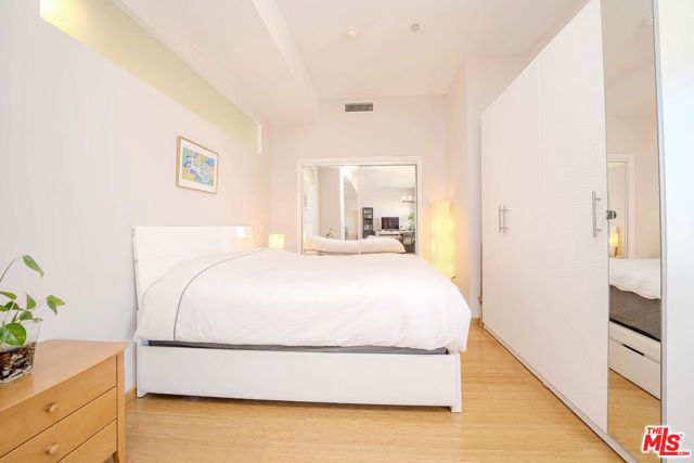 1100 Wilshire Boulevard 3001, Los Angeles, CA 90017