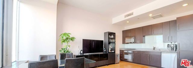 1100 Wilshire Boulevard 3001, Los Angeles, CA 90017