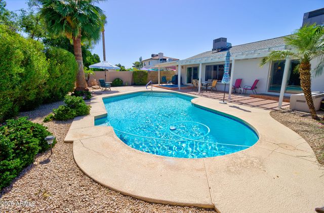 2718 W MESETO Circle, Mesa, AZ 85202