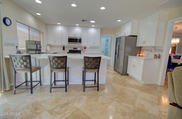 2718 W MESETO Circle, Mesa, AZ 85202