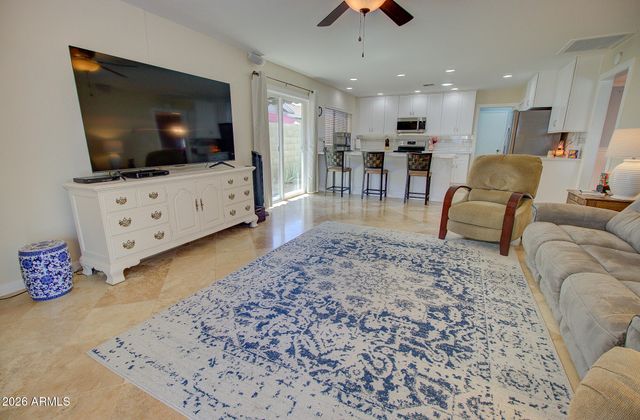 2718 W MESETO Circle, Mesa, AZ 85202