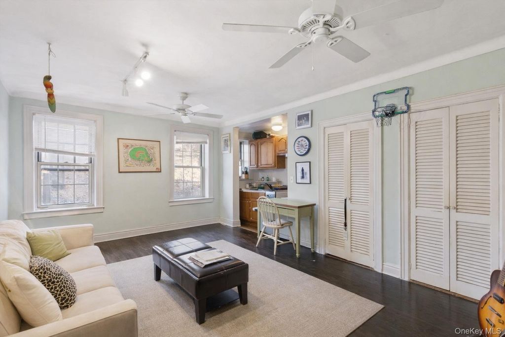 150 Burns Street 1D, Forest Hills, NY 11375