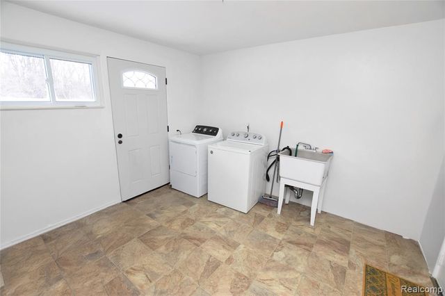 3179 Gehring Drive, Flint, MI 48506