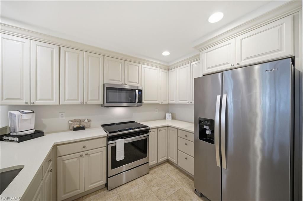 221 9th ST S 206, NAPLES, FL 34102 — photo 5