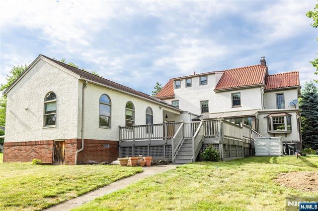 22 Serafin Place, Glen Rock, NJ 07452