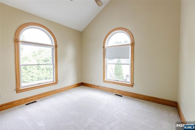 22 Serafin Place, Glen Rock, NJ 07452