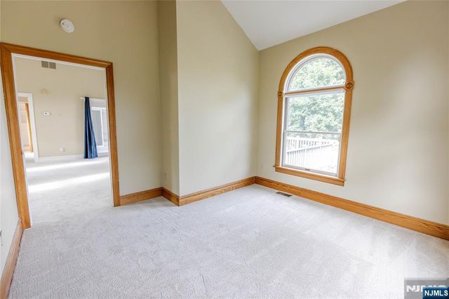 22 Serafin Place, Glen Rock, NJ 07452