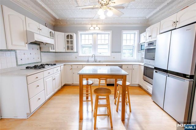 22 Serafin Place, Glen Rock, NJ 07452