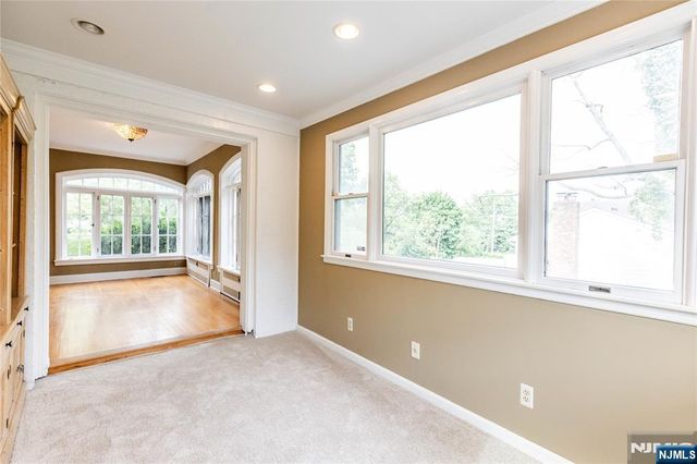22 Serafin Place, Glen Rock, NJ 07452