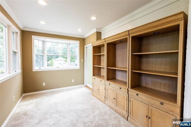 22 Serafin Place, Glen Rock, NJ 07452