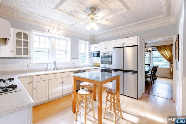 22 Serafin Place, Glen Rock, NJ 07452