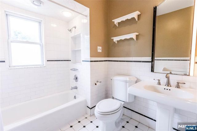 22 Serafin Place, Glen Rock, NJ 07452