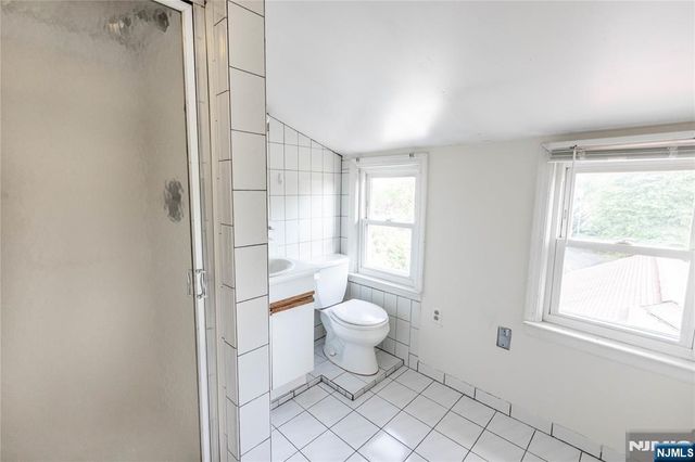 22 Serafin Place, Glen Rock, NJ 07452