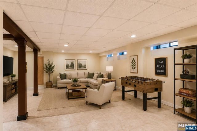 22 Serafin Place, Glen Rock, NJ 07452