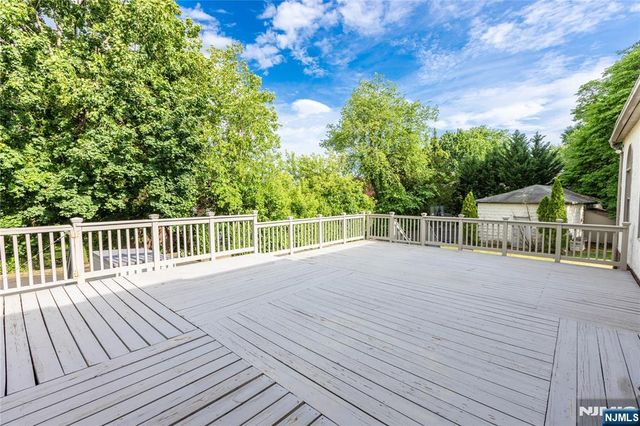 22 Serafin Place, Glen Rock, NJ 07452