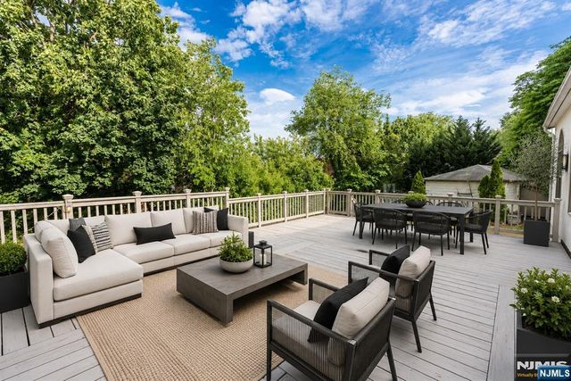 22 Serafin Place, Glen Rock, NJ 07452
